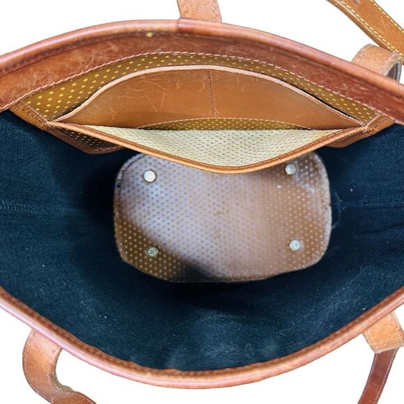 Vintage Dooney & Bourke Caramel Cabriolet Leather Bucket Bag - 10” x 7.5” x 5” - Picture 3 of 14